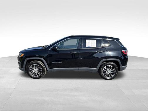 Diamond Black Crystal Pearlcoat 2019 Jeep Compass Latitude