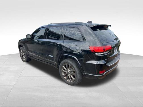Diamond Black Crystal Pearlcoat 2017 Jeep Grand Cherokee Limited