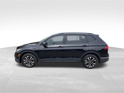 Deep Black 2024 Volkswagen Tiguan 2.0T S