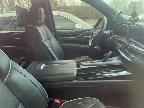 2024 Cadillac Escalade ESV Sport