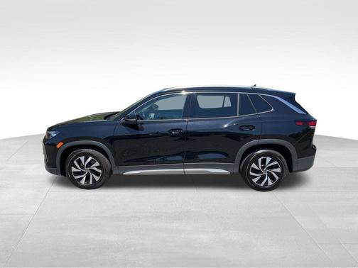 Deep Black Pearl 2025 Volkswagen Tiguan 2.0T S