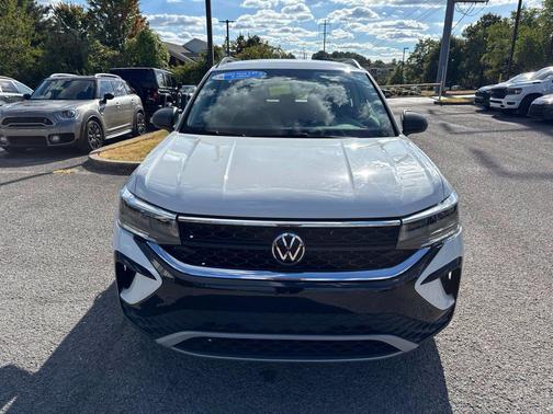Pure White 2023 Volkswagen Taos 1.5T S