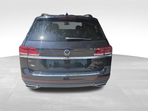 Deep Black Pearl 2023 Volkswagen Atlas 2.0T SE w/Technology