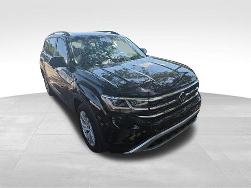 Deep Black Pearl 2023 Volkswagen Atlas 2.0T SE w/Technology