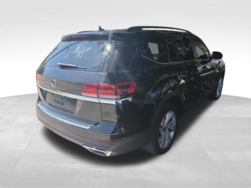 Deep Black Pearl 2023 Volkswagen Atlas 2.0T SE w/Technology
