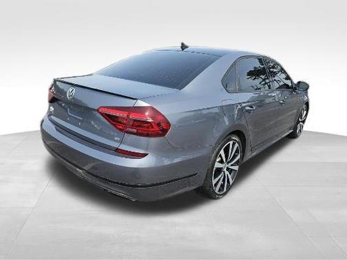 Platinum Gray Metallic 2018 Volkswagen Passat 3.6L V6 GT