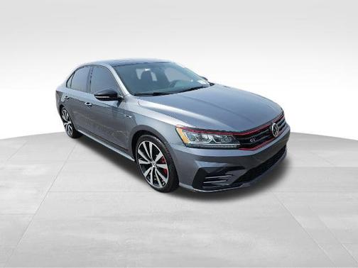 Platinum Gray Metallic 2018 Volkswagen Passat 3.6L V6 GT