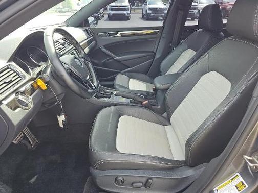 Platinum Gray Metallic 2018 Volkswagen Passat 3.6L V6 GT
