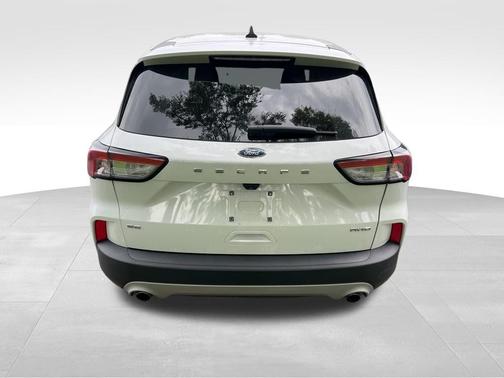 OXFORD WHITE 2021 Ford Escape SE