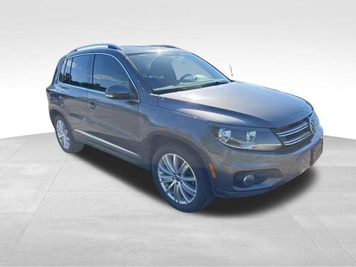Pepper / Gray 2015 Volkswagen Tiguan Auto SE w/Appearance