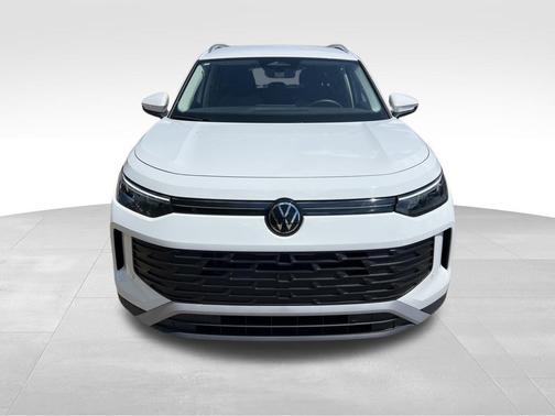 Pure White 2025 Volkswagen Tiguan 2.0T S
