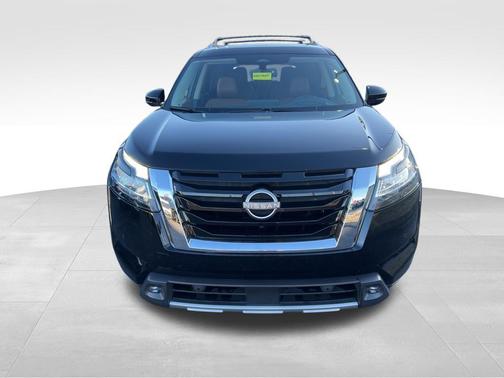 2022 Nissan Pathfinder Platinum 4WD