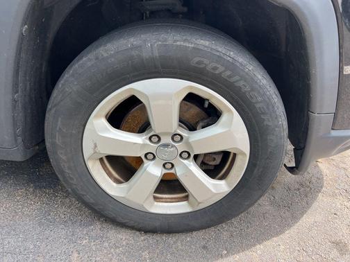Diamond Black Crystal Pearlcoat 2018 Jeep Compass Latitude