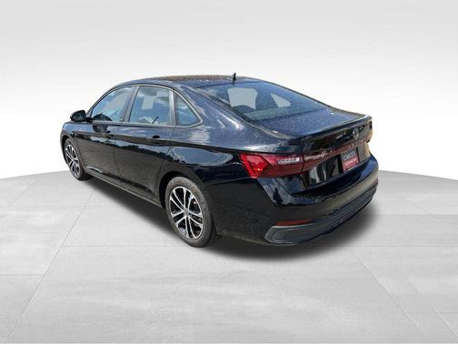 Deep Black Pearl 2026 Volkswagen Jetta 1.4T S