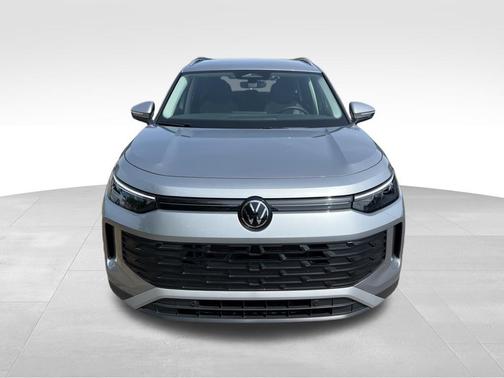 Pyrite Silver Metallic 2025 Volkswagen Tiguan 2.0T S