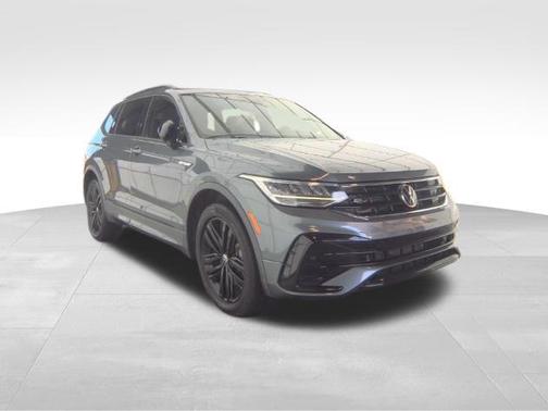 2022 Volkswagen Tiguan 2.0T SE R-Line Black 4MOTION