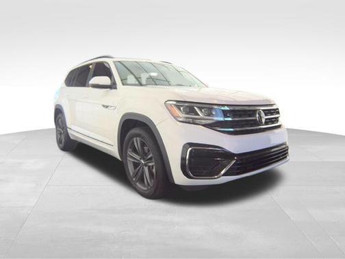 Pure White 2021 Volkswagen Atlas 3.6L SE w/Technology