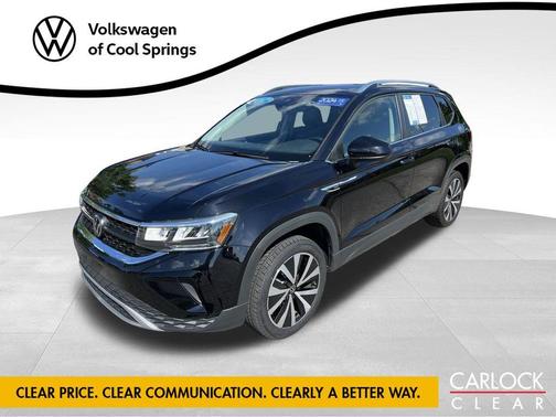 Deep Black Pearl 2024 Volkswagen Taos 1.5T SE