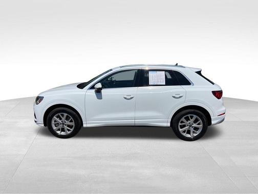 Ibis White 2023 Audi Q3 Premium Plus 40 TFSI quattro Tiptronic