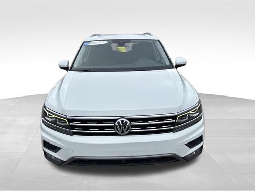 Pure White 2018 Volkswagen Tiguan 2.0T SEL