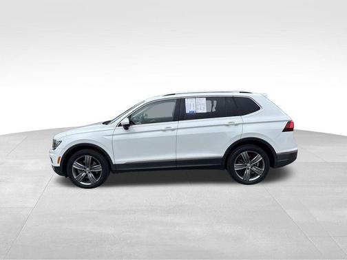 Pure White 2018 Volkswagen Tiguan 2.0T SEL