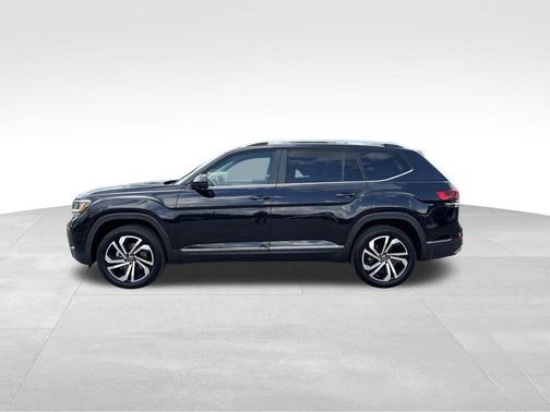 Deep Black 2023 Volkswagen Atlas 3.6L SEL