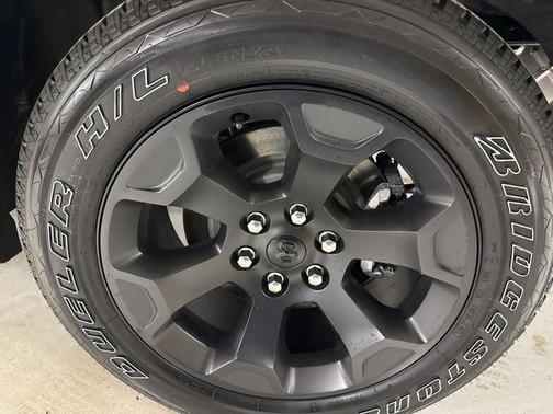 Granite Crystal Clearcoat Metallic 2026 RAM 1500 Big Horn/Lone Star