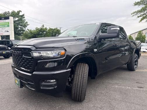 Diamond Black Crystal Pearlcoat 2026 RAM 1500 Big Horn