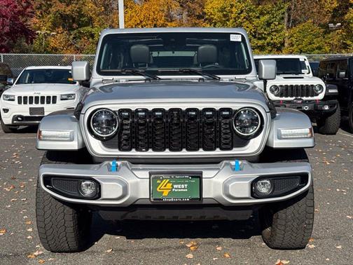 Silver Zynith Clearcoat 2024 Jeep Wrangler High Altitude 4xe