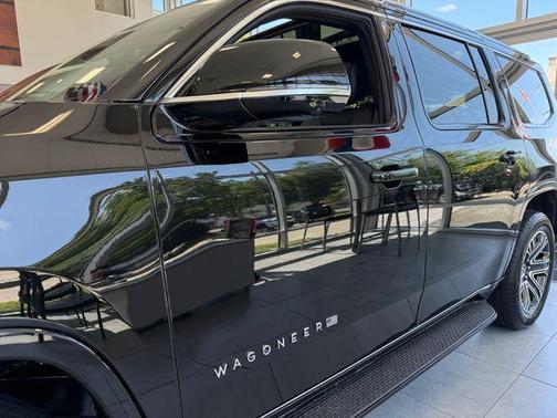 2025 Jeep Wagoneer Base
