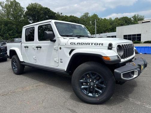 Bright White Clearcoat 2026 Jeep Gladiator 85th Anniversary Edition