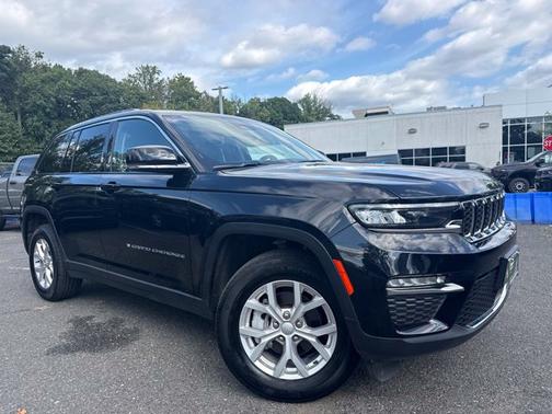 Diamond Black Crystal Pearlcoat 2023 Jeep Grand Cherokee Limited
