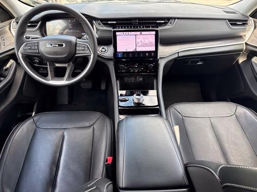 Diamond Black Crystal Pearlcoat 2023 Jeep Grand Cherokee Limited