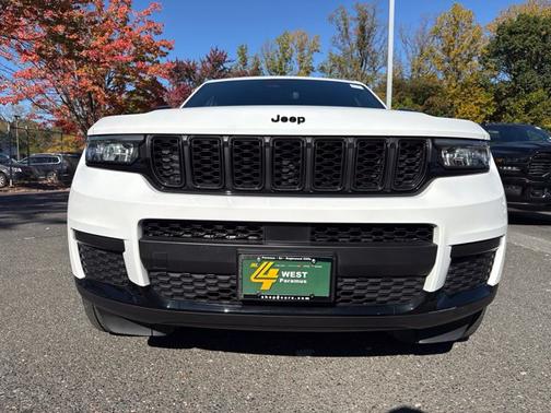 Bright White Clearcoat 2024 Jeep Grand Cherokee L Altitude