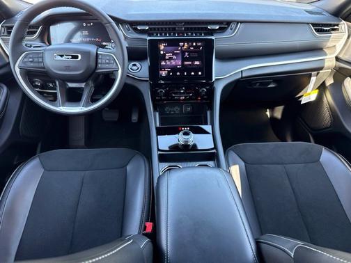 Bright White Clearcoat 2025 Jeep Grand Cherokee L Altitude X