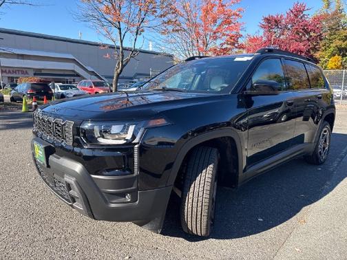 Diamond Black Crystal Pearlcoat 2026 Jeep Cherokee Limited