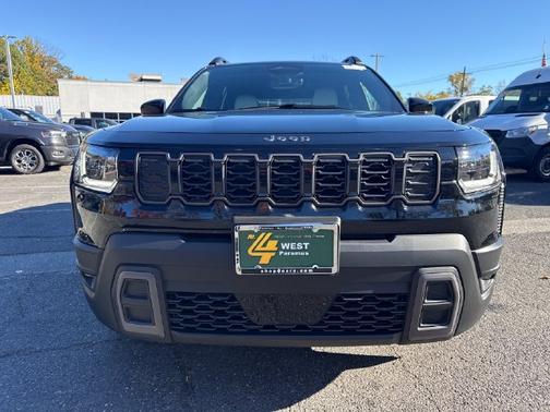 Diamond Black Crystal Pearlcoat 2026 Jeep Cherokee Limited