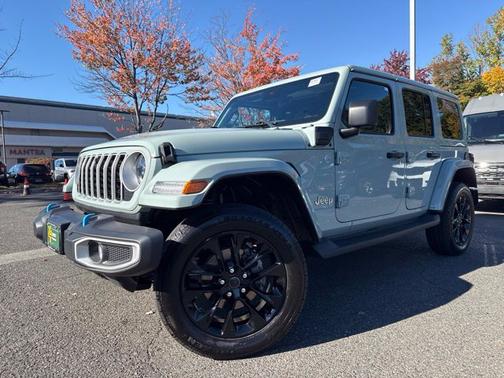 Earl Clearcoat 2024 Jeep Wrangler Sahara