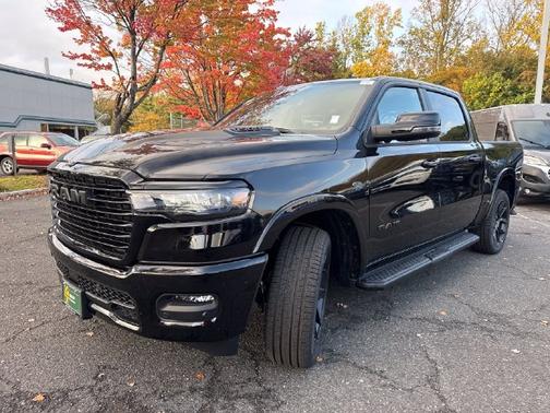 Diamond Black Crystal Pearlcoat 2027 RAM 1500 Laramie