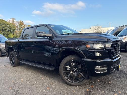 Diamond Black Crystal Pearlcoat 2027 RAM 1500 Laramie