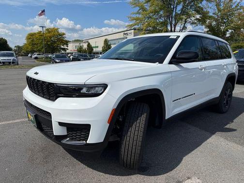 2025 Jeep Grand Cherokee L Laredo