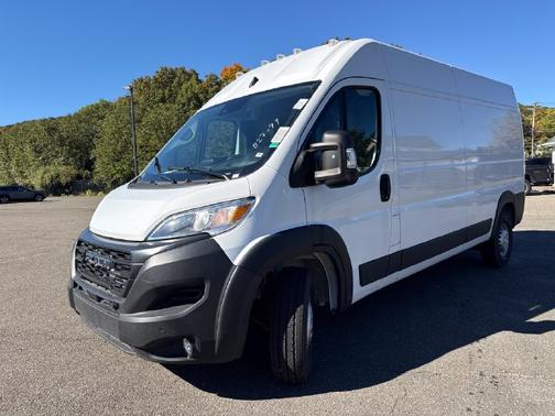 Bright White Clearcoat 2026 RAM ProMaster 2500 High Roof