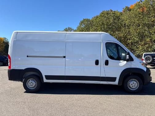 Bright White Clearcoat 2026 RAM ProMaster 2500 High Roof