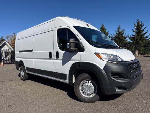 Bright White Clearcoat 2026 RAM ProMaster 2500 High Roof