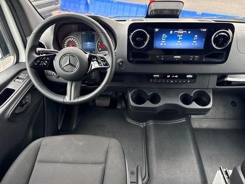 Arctic White 2025 Mercedes-Benz Sprinter 2500 High Roof