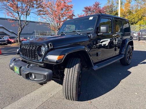 Black Clearcoat 2024 Jeep Wrangler Sahara