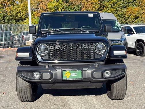 Black Clearcoat 2024 Jeep Wrangler Sahara