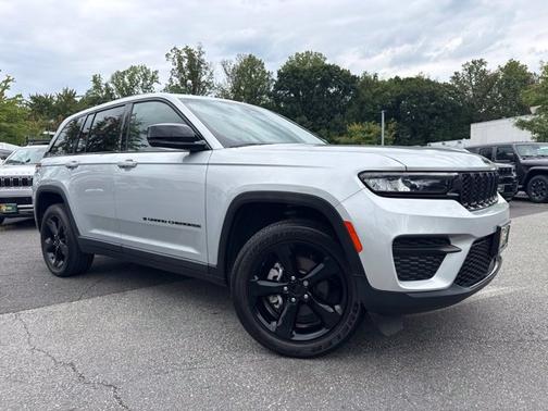 Silver Zynith 2023 Jeep Grand Cherokee Altitude X