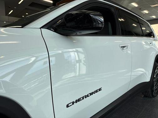 2026 Jeep Cherokee LAREDO/LIMITED