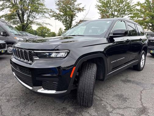 Diamond Black Crystal Pearlcoat 2025 Jeep Grand Cherokee L Laredo